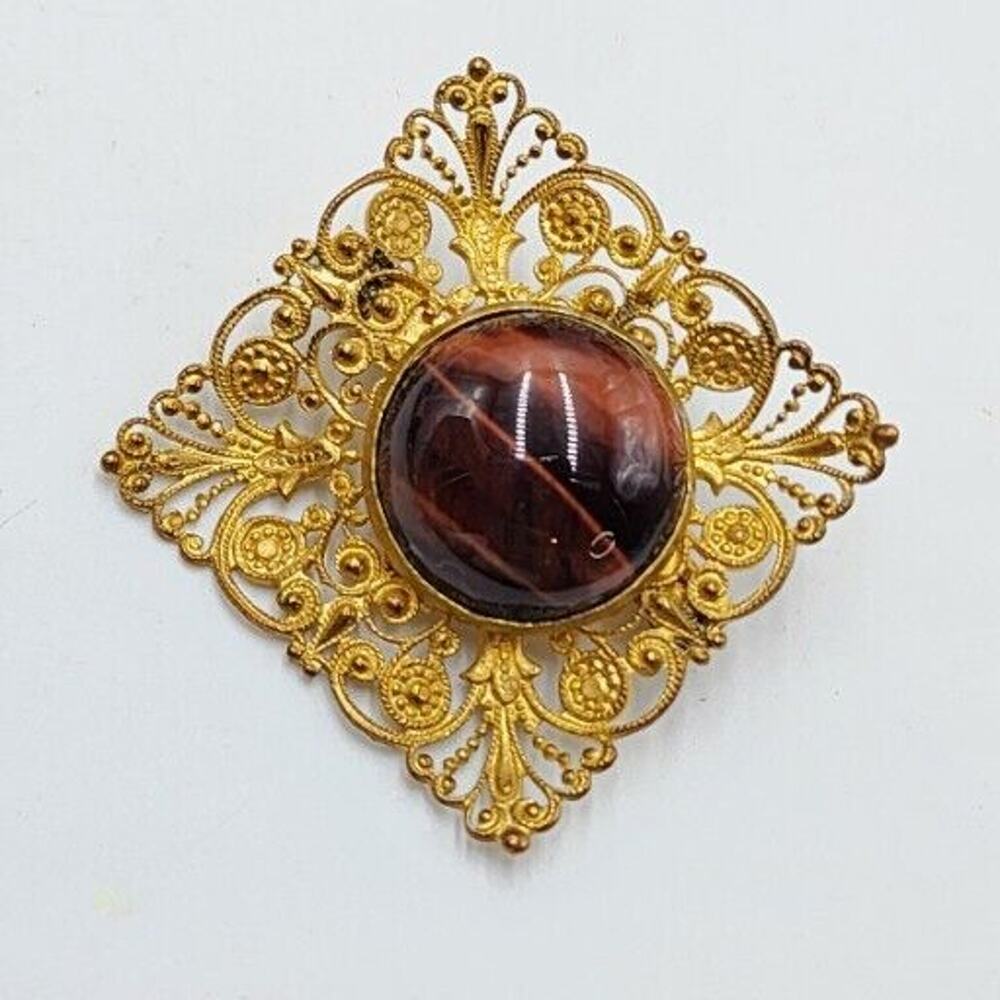 Antique Optic Purple Tigers Eye Glass and Gold Tone C Clasp Filigree Pin Brooch